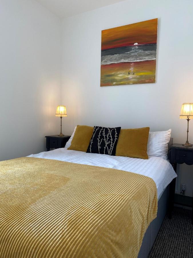The White House Villa Londonderry ภายนอก รูปภาพ